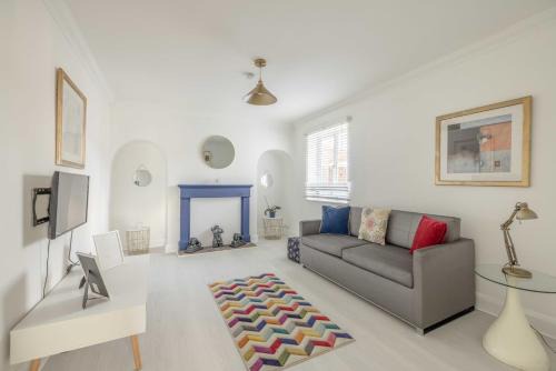 Spacious 6 Bedroom House in Maidenhead Windsor