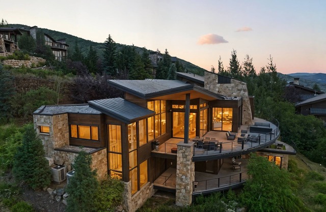 Spacious 7BR Deer Valley Ski In Ski Out Retreat w Theater and Elegant Mountain Style