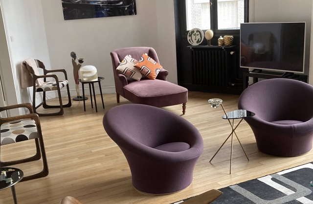 Spacious an Prestigious Family Flat, in a 1930 Traditional White Stone Building