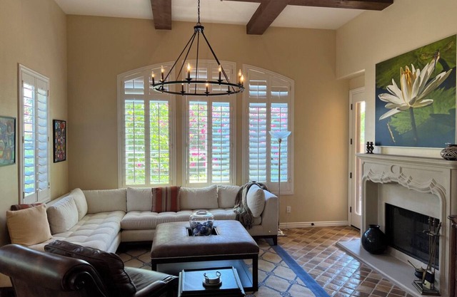 Spacious and Charming 2+ bedroom Villa in fabulous Scottsdale gated community!