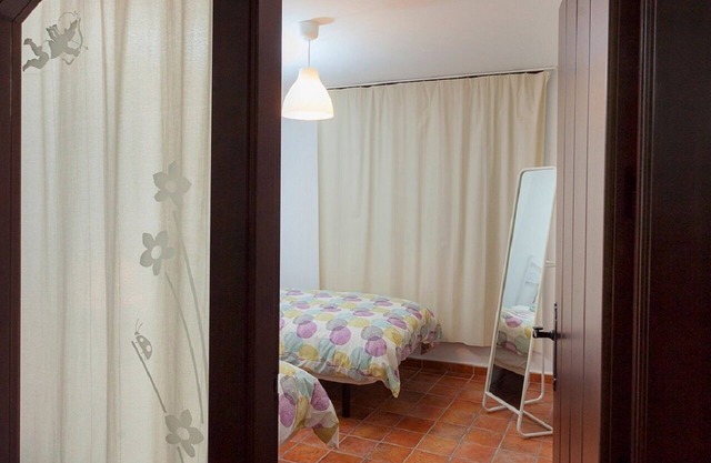 Spacious and comfortable apartment A 7 KM FROM THE KING AND WIFI CAMINITO FREE