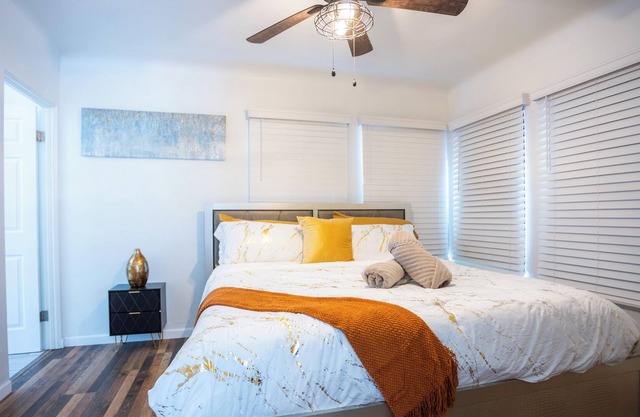 Spacious and Cozy Room