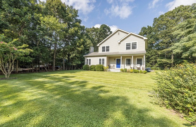 Spacious and cozy home in heart of Springs, EH