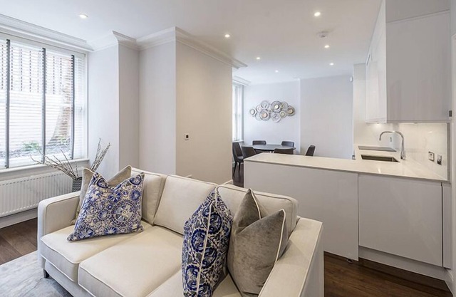 Spacious and Modern 3 Bedroom Flat (Lower Ground Floor)