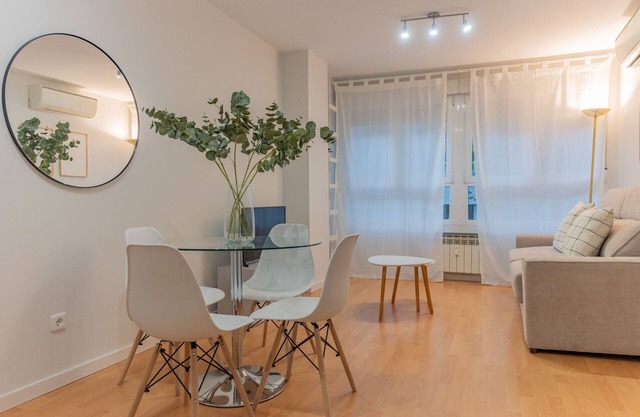 Spacious and Warm Apartment in Madrid: Ideal for Your Perfect Stay