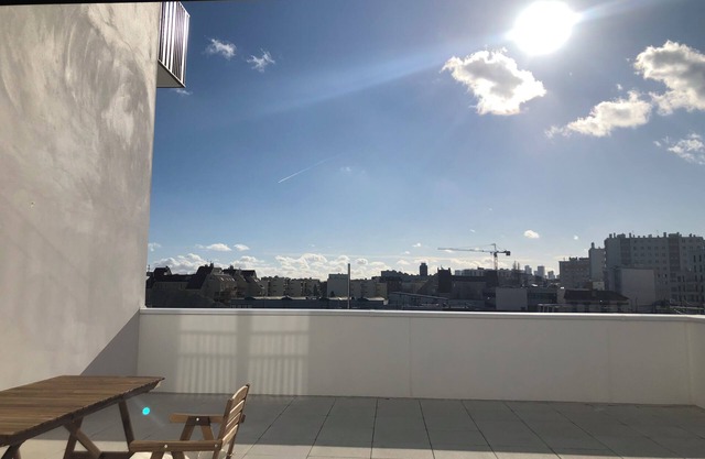 Spacious apartment minutes from Saint Lazare