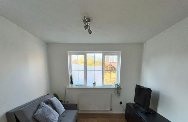 Spacious apartment, newly renovated with free parking