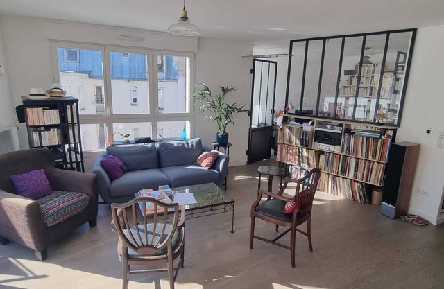 Spacious apartment with terrace at the foot of Montmartre