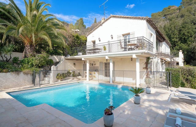 Spacious artistic Provençal villa with stunning views of St Paul de Vence