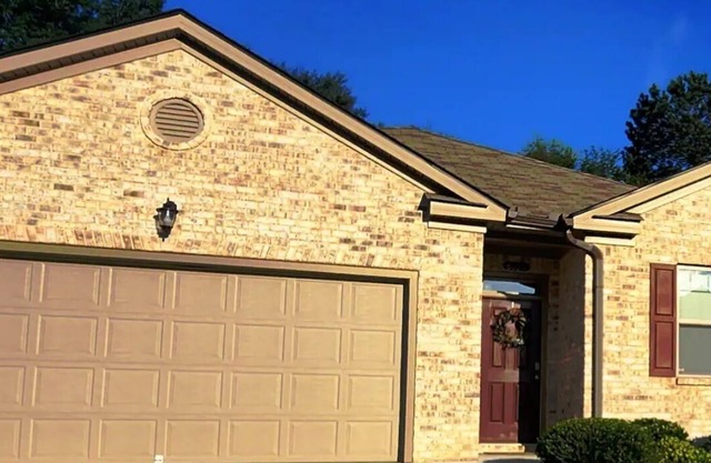 Spacious Atlanta Beauty minutes from the airport.