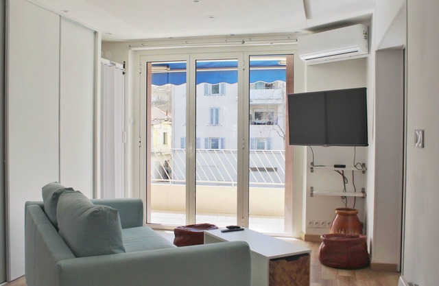 Spacious cocoon in Six-Fours-les-Plages