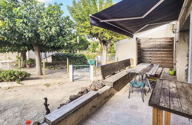 Spacious cottage with charming decor in Cazouls-lès-Béziers.