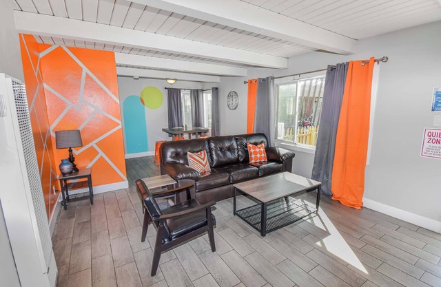 Spacious Cozy Unit Near University and Casinos