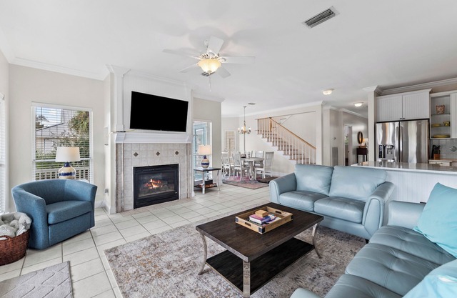 Spacious Crystal Beach Home w/2 Master King Suites, Pool Access, Walk to Beach, Pet Friendly!