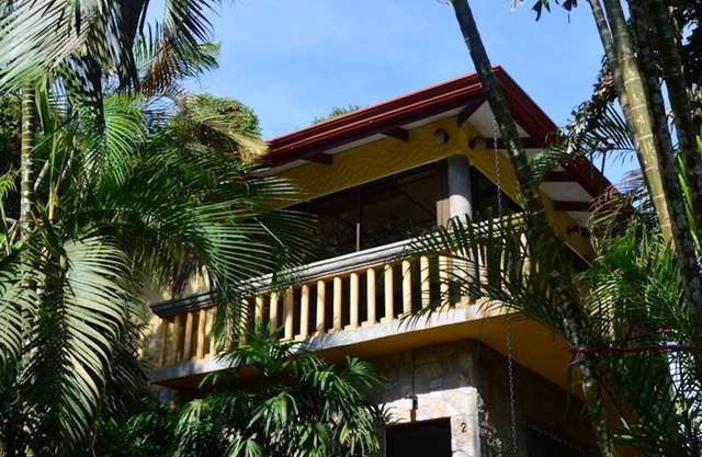 Spacious Deluxe Apt with Refreshing Pool & Tropical Gardens