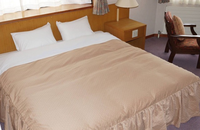 Spacious double bed room 2 meals included / Chino Nagano