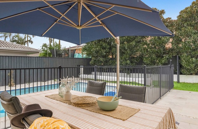 Spacious Family Beach Home-Large Salt Pool-Close to Beach & Shops