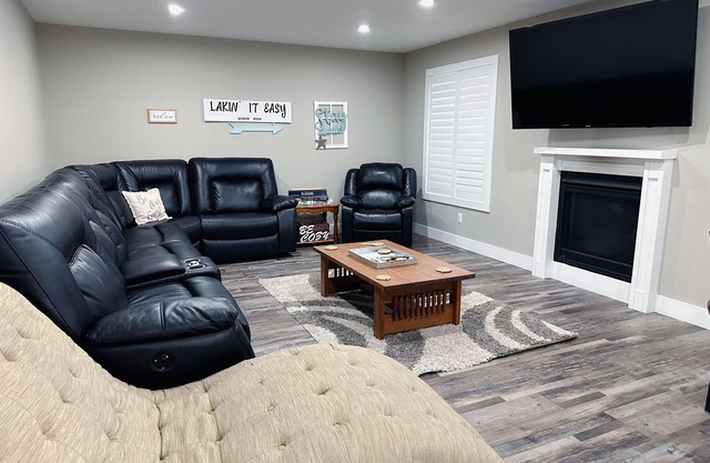 Spacious Family Cottage in Grand Bend | Short Walk to the Beach