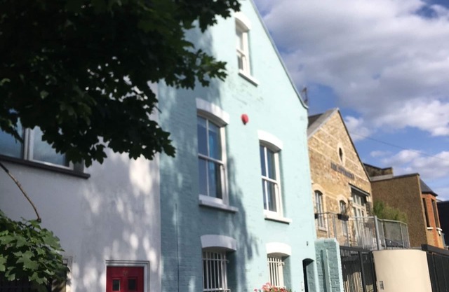 Spacious Family-Friendly 3BR 2BA London House +King Bed, 1-3min Walk to Tube+Bus