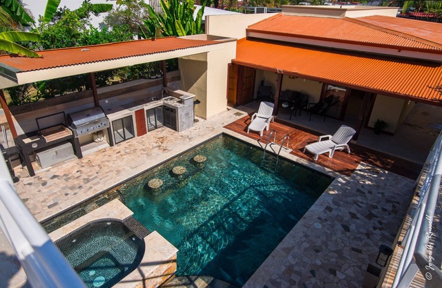 Spacious Family & Friends Villa – Walk to the Beach & Heart of Jaco!