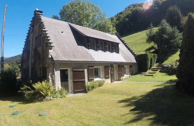 Spacious Family Oasis | Skiing & Hiking | Superb Valley Views |