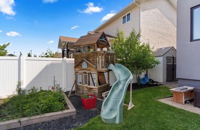 Spacious Family Retreat with Garden and Covered Deck