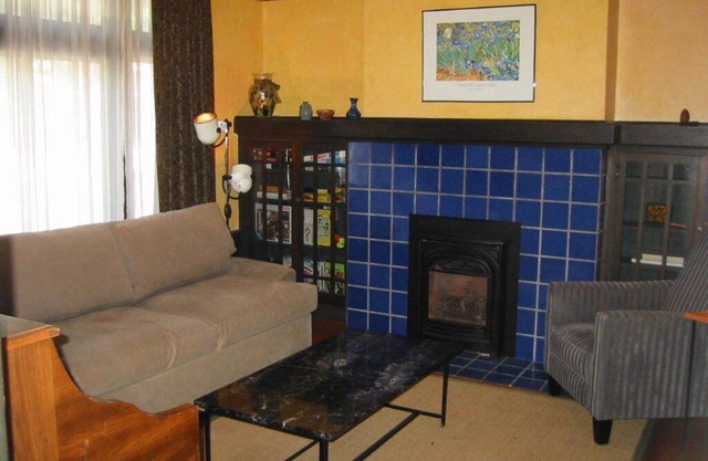 Spacious Five Room Flat in Sunny Noe Valley