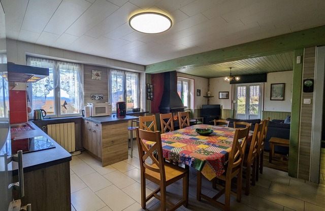 Spacious Farmhouse with Modern Amenities Near Skiing and Hiking Trails