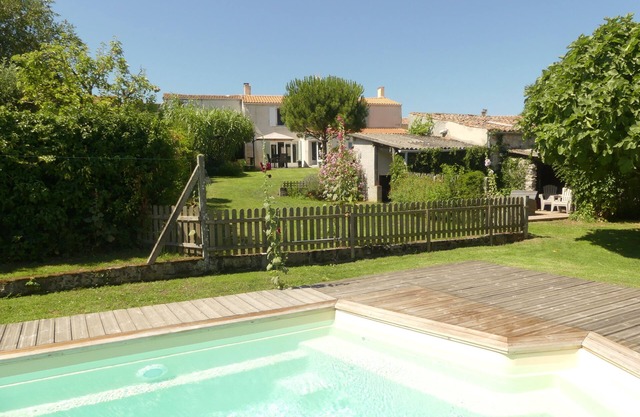 Spacious and charming house with pool near Marennes Oléron