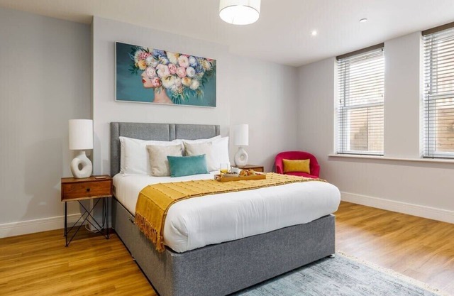 Spacious Garden, 2-Bed Apt w/Free Gym & Parking