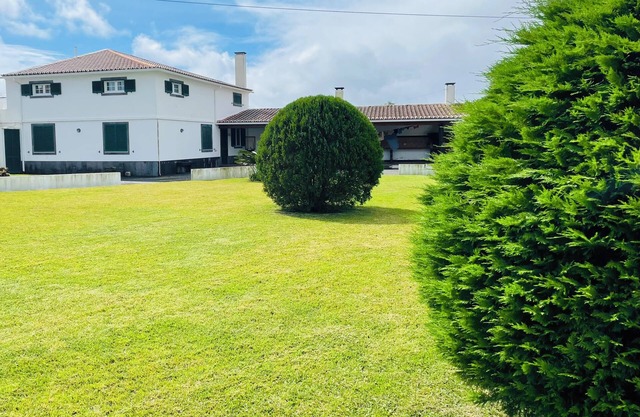 Spacious, Garden, and Private Parking