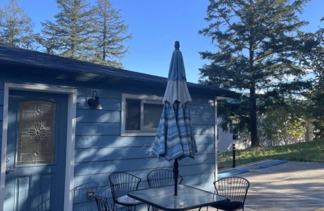 Spacious Gaston Lodge | Outdoor Grill, Spacious Yard & Board Games