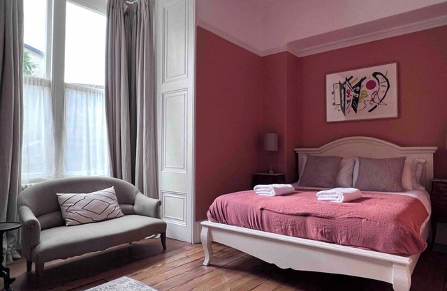 Spacious Georgian Apartment - Central Frome