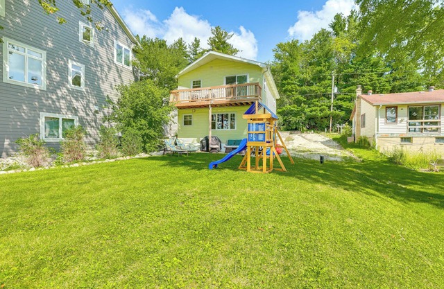 Spacious Getaway w/Boat Dock in East Troy!