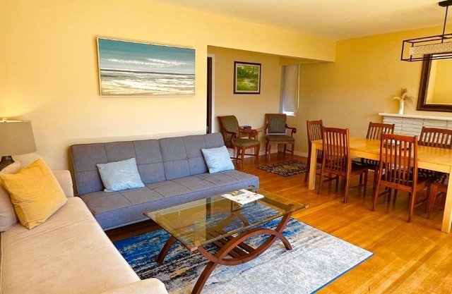 Spacious home 15mins to Downtown