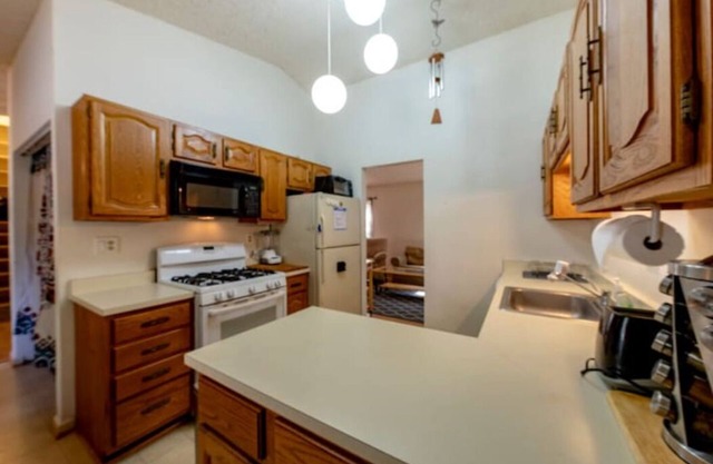 Spacious Home by Tysons Corner