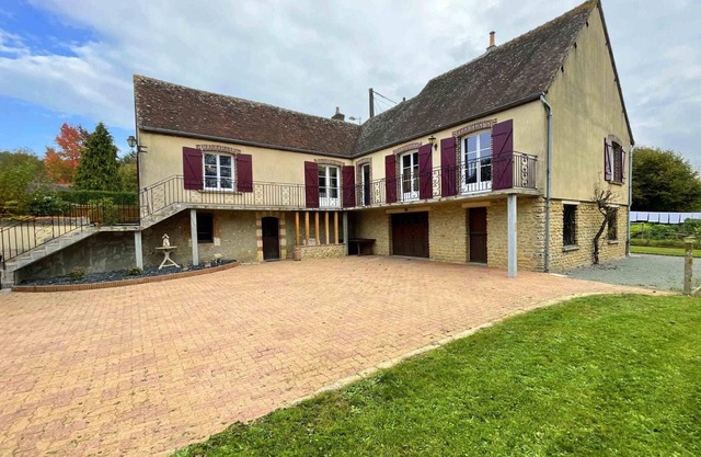 Spacious house in the heart of Perche, enclosed garden, WIFI, pets allowed