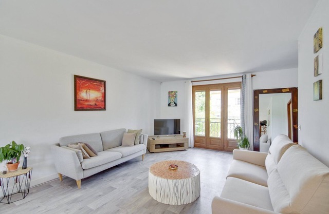 Spacious house with garden