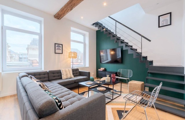 Spacious house 11 beds 8 bath 18 people - terrace.