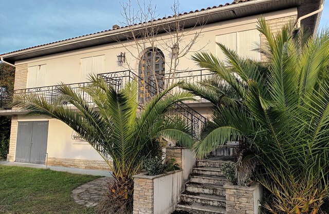 Spacious house 15 minutes from Bordeaux.