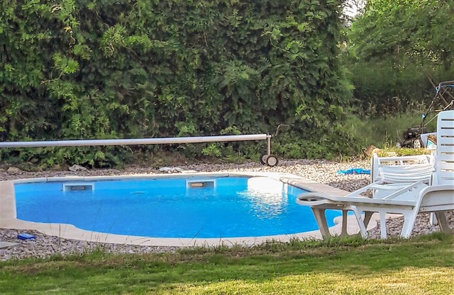Spacious house for large families with pool!