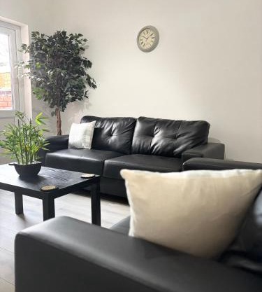Spacious House in Coventry