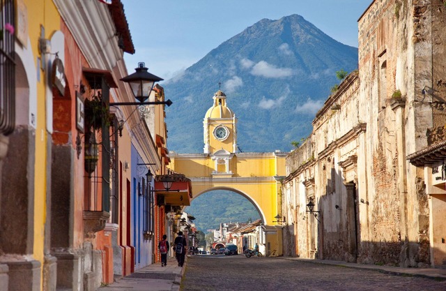 Spacious house n15 peoplen8 minutes for Antigua GuatemalanNice and Cozy