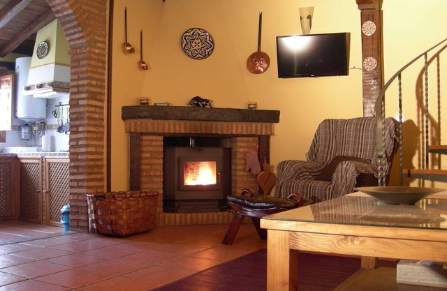 Spacious house with charm located in the Jewish quarter of Hervás next to the Ambroz river.