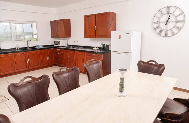 Spacious ideal 3-bedroom Condo in amazing Falmouth Harbour with Pool, Wi Fi, AC