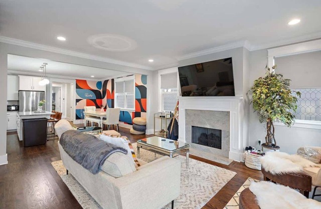 Spacious Large Getaway-7 Beds, Perfect for Groups!