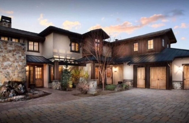 Spacious Luxury Townhome in Juniper Preserve at Pronghorn Golf Resort. n