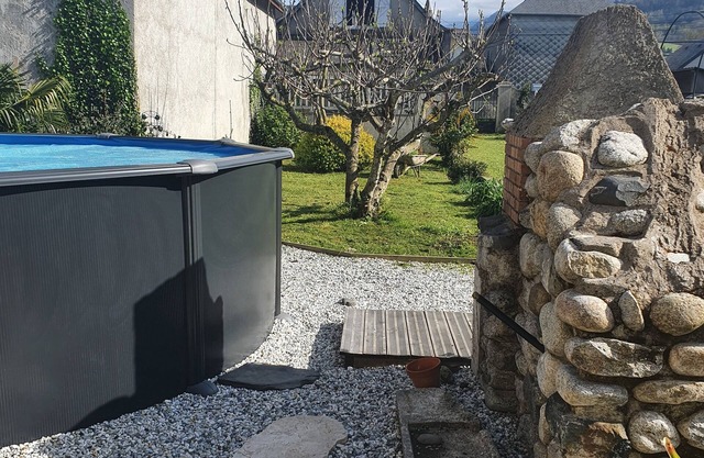 Spacious Modern Apartment with access to pool
