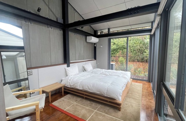 Spacious Modern Kyoto Retreat: Stylish Home with AC, Surrounded by Nature!