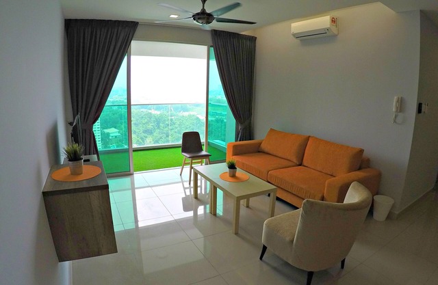 Spacious, modern, near LRT station (5 mins walking)